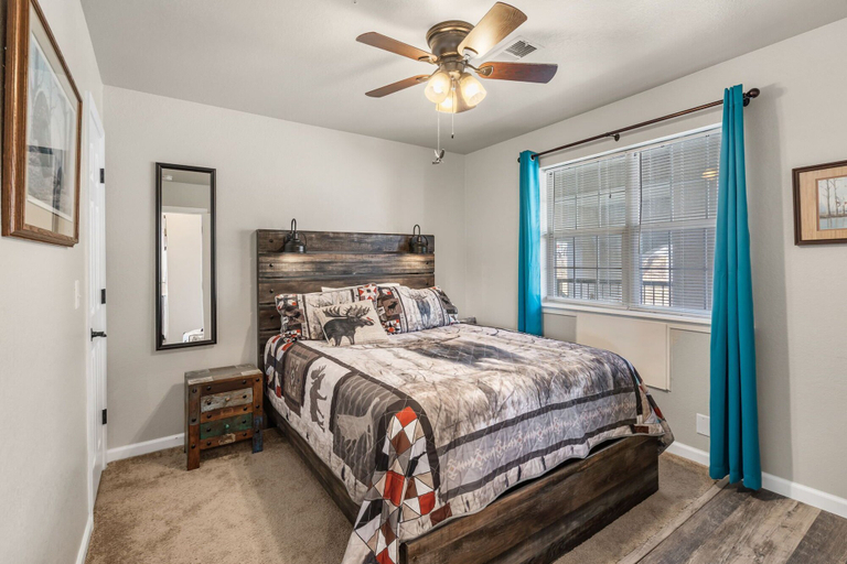 Bedroom 3, Suite Outlook, Taney
