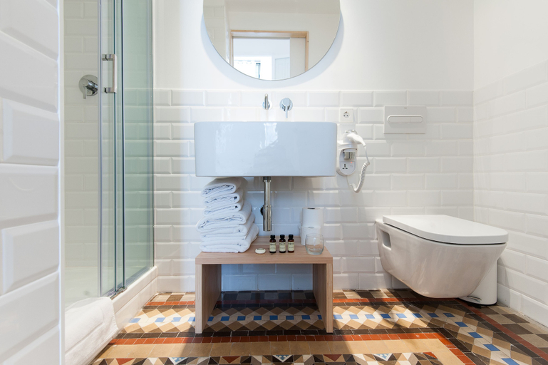 Bathroom 5, La Casa de Antonio Boutique Rooms, Barcelona