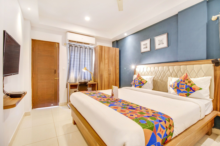 Bedroom 1, Hotel The Sun Suites, Bangalore