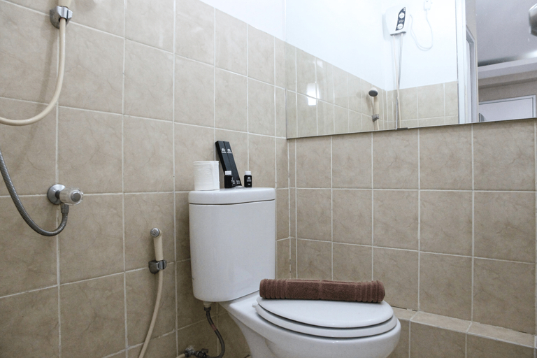 Bedroom 4, Clean and Cozy 2BR at Green Bay Apartment By Travelio, North Jakarta