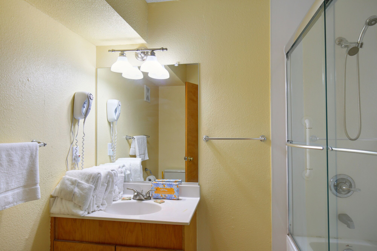 Bathroom 3, Ocean Pines Resort, Dare