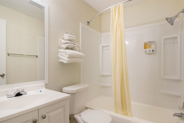 Bathroom 4, Sidney Inn, Cheyenne