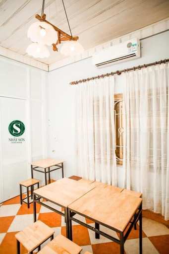 Food & Drinks, Nhat Son Guesthouse, Cao Lộc