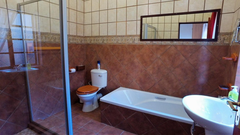 Bathroom 5, Beyond The Boma Boutique Guest, Ehlanzeni
