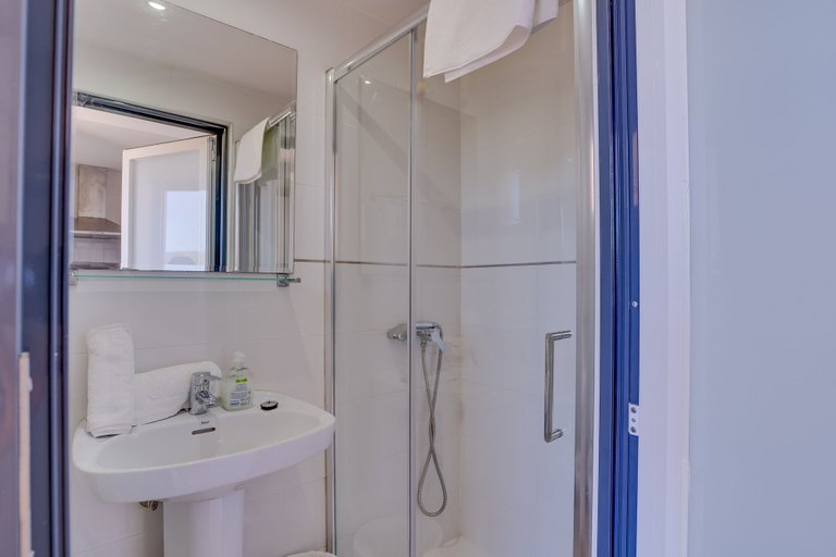 Bathroom 3, Las Palomas Apartments Econotels, Baleares