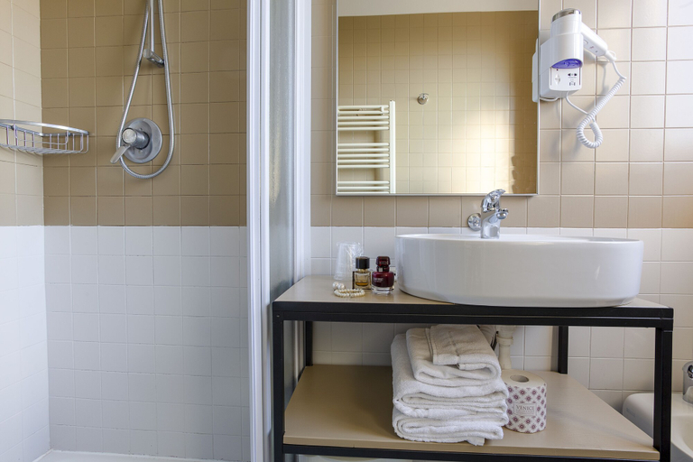 Bathroom 4, Hotel Ambra, Venezia