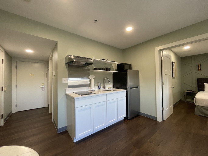 Dining Room 9