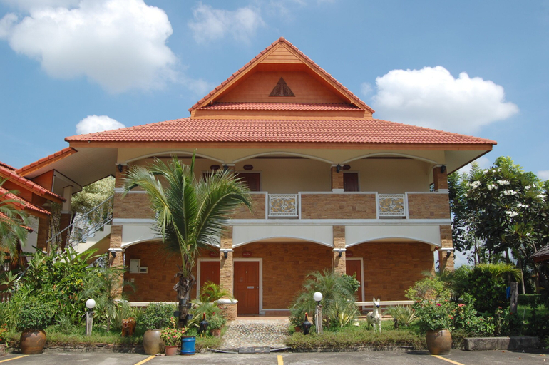 Exterior & Views 2, Sangthong Resort, Saraphi