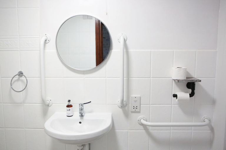 Bathroom 4, Kingston Country Courtyard, Dorset
