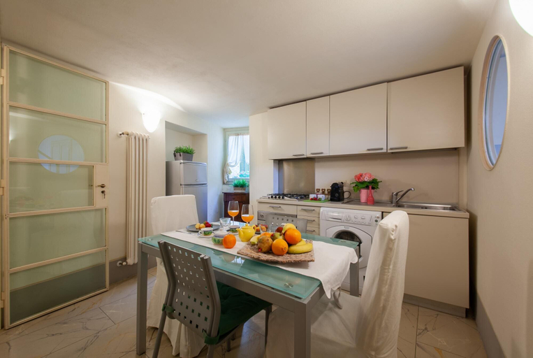 Others 2, Casta Dama Apartment, Lucca
