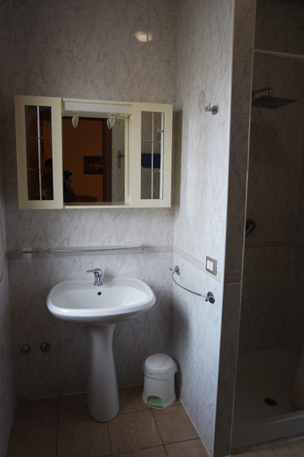 Bathroom 3, Le terrazze rooms, Rovigo