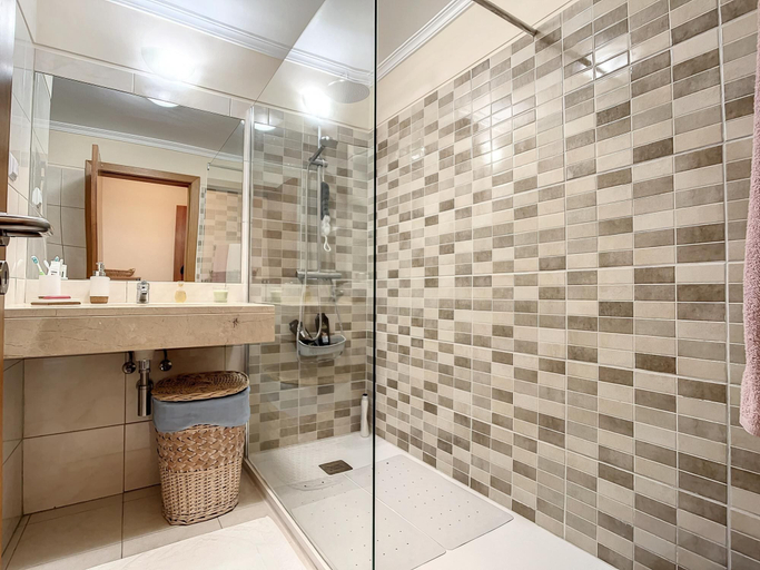 Bathroom 4, Charming Garajau by Atlantic Holiday, Santa Cruz