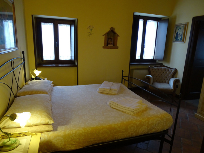 Bedroom 4, Agriturismo Olivastrella, Terni