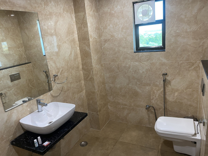 Bathroom 3, The Palm Resort, Bhilwara