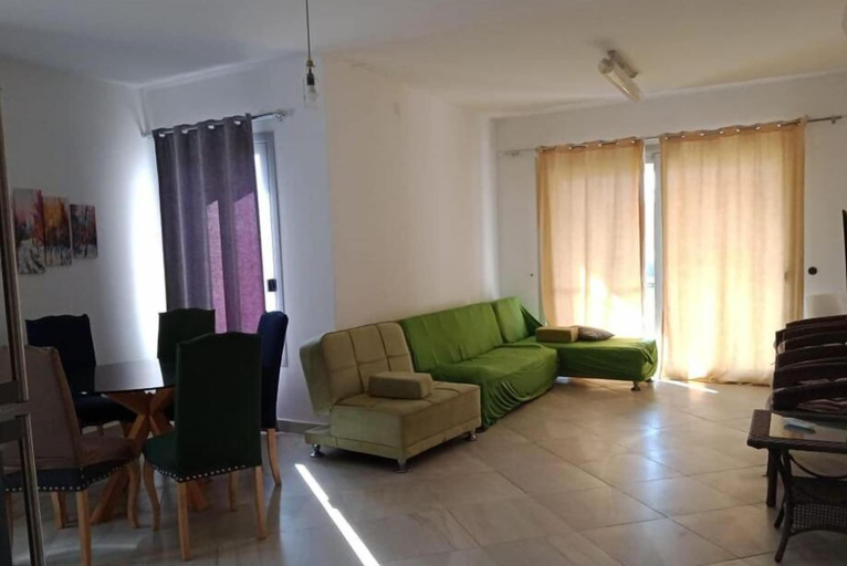 Others 4, Ein Bay Appartment, 'Ataqah