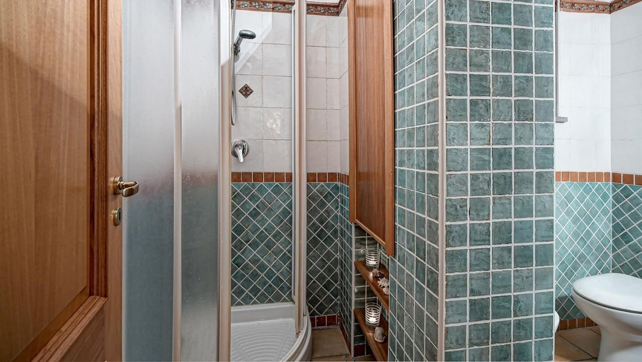 Bathroom 4, Casa Sophia, Napoli