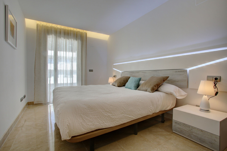 Bedroom 4, Aqua Apartments Vento, Marbella, Málaga