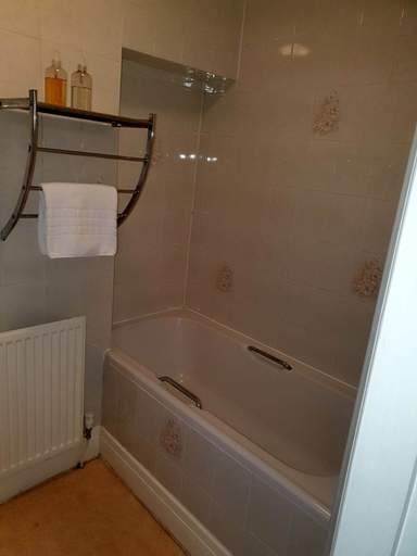 Bathroom 4, Rose Tor, Conwy
