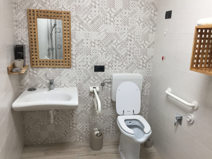 Bathroom 5, Dely B&B, Alessandria