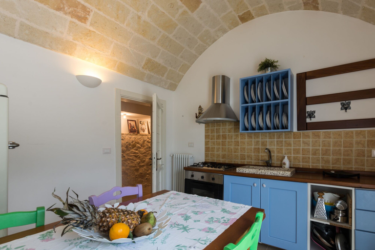 Others 5, Trullo La Scaletta, Brindisi