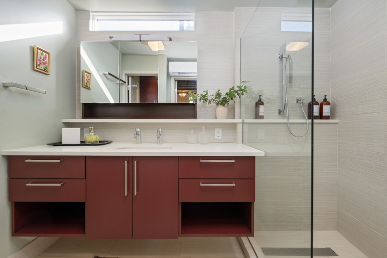 Bathroom 4, The Frances Modern Inn, Travis