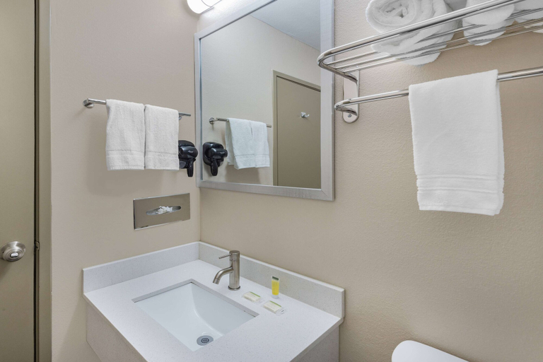 Bathroom 4, Super 8 by Wyndham Charlottesville, Albemarle