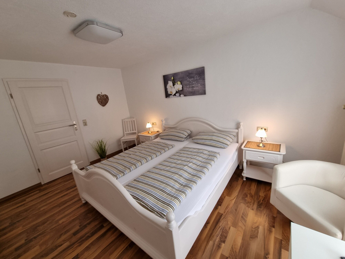 Bedroom 2, Hotel Ursula Garni, Bernkastel-Wittlich