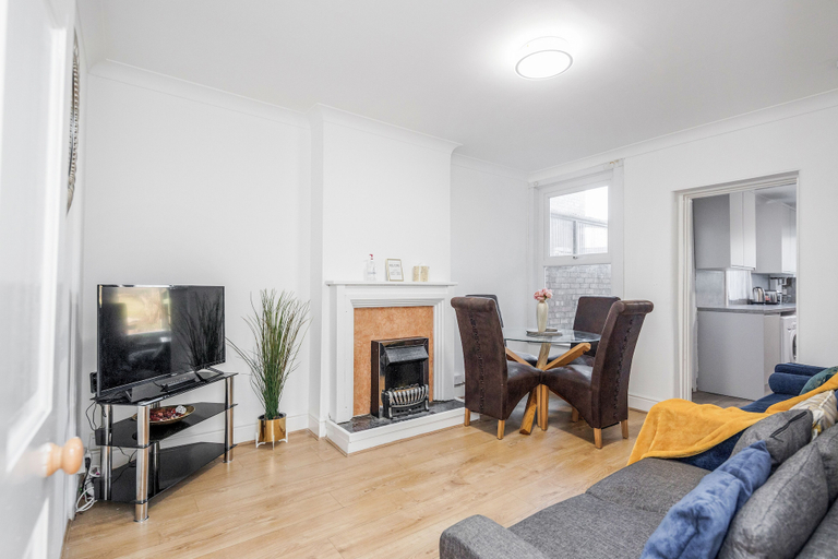 Others 5, 4 Bedroom House, Free Parking, Contractor's Haven, Essex