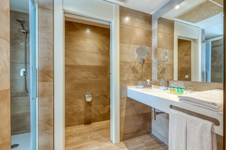 Bathroom 5, Playamójacar Hotel, Almería