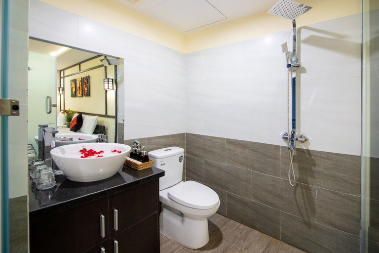 Bathroom 5, Hoi An Riverland Villa, Da Nang