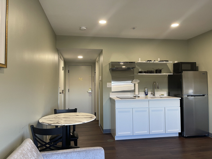Dining Room 7
