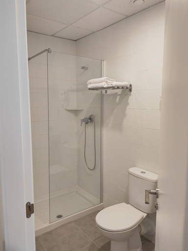 Bathroom 2, Apartahotel Golden Alcalá, Madrid