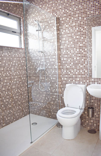 Bathroom 4, Hostel AzorAzul, Ponta Delgada
