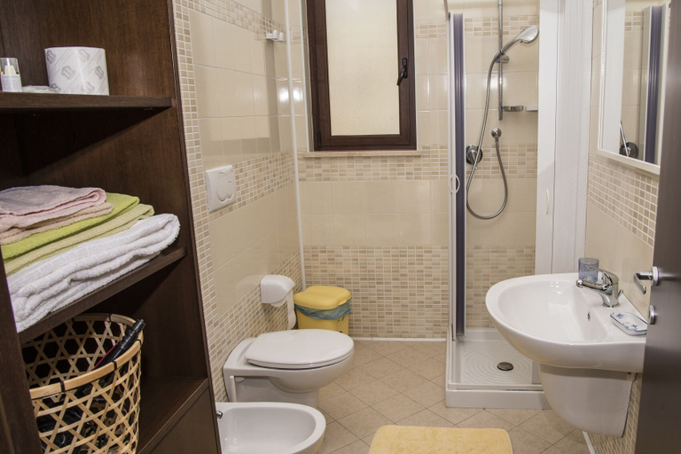 Bathroom 3, Masseria Gravelle, Bari