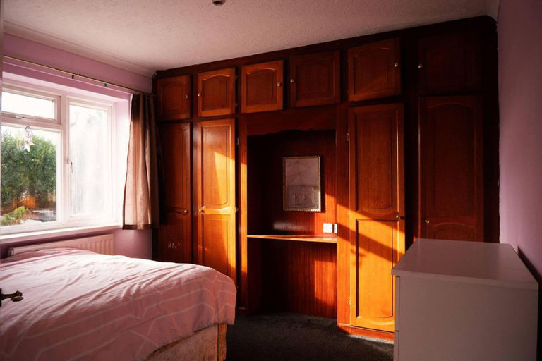 Room 5, Captivating 3-bed House in Birmingham, Birmingham