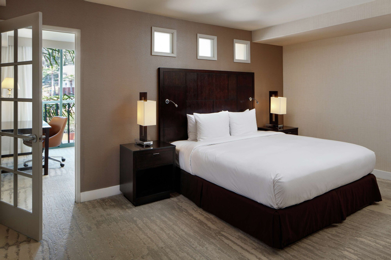 Bedroom 4, DoubleTree by Hilton San Diego - Hotel Circle, San Diego