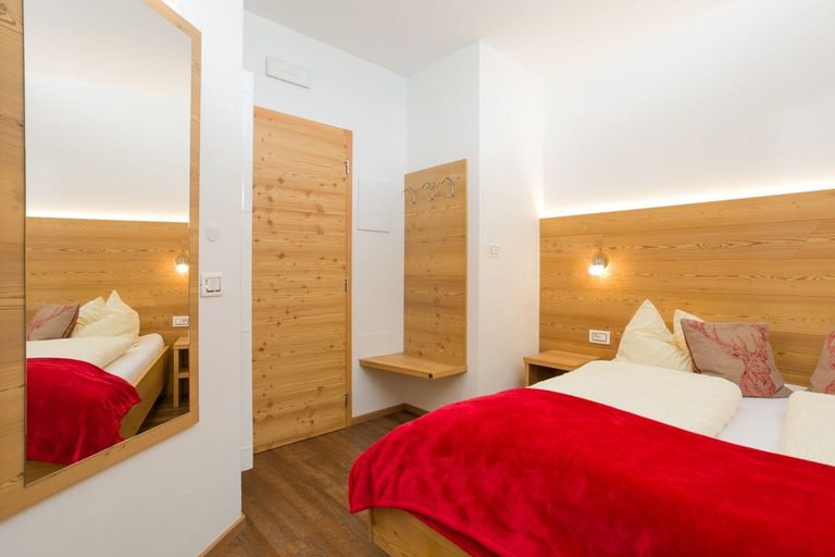 Bedroom 2, Jägerhaus, Trento
