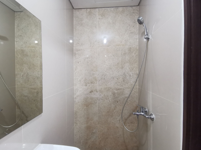 Bathroom 5, Transpark Cibubur by Arsakha Property Management, Depok