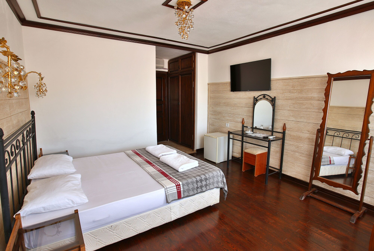 Bedroom 4, Bozcaada Fahri Hotel, Bozcaada