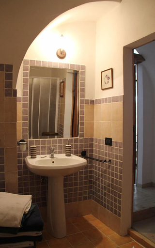 Bathroom 5, Montesalce, Perugia