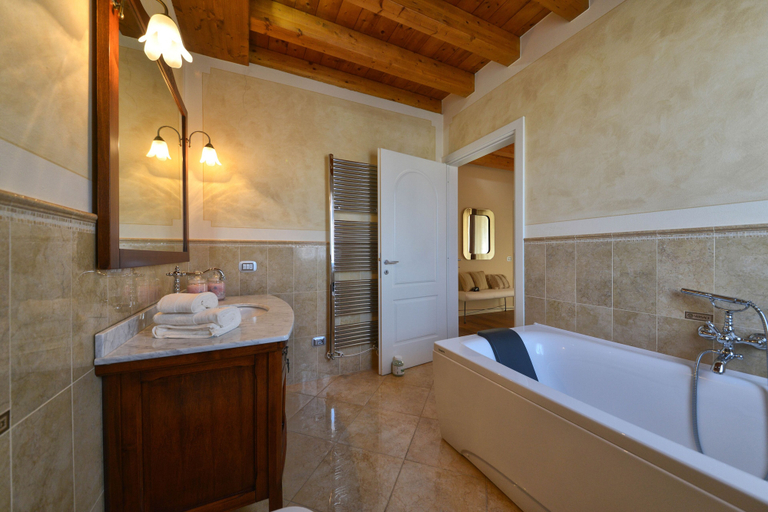 Bathroom 3, Villa Cesare, Brescia
