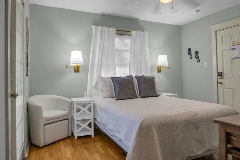 Bedroom 3, Carolina Beach Inn, New Hanover