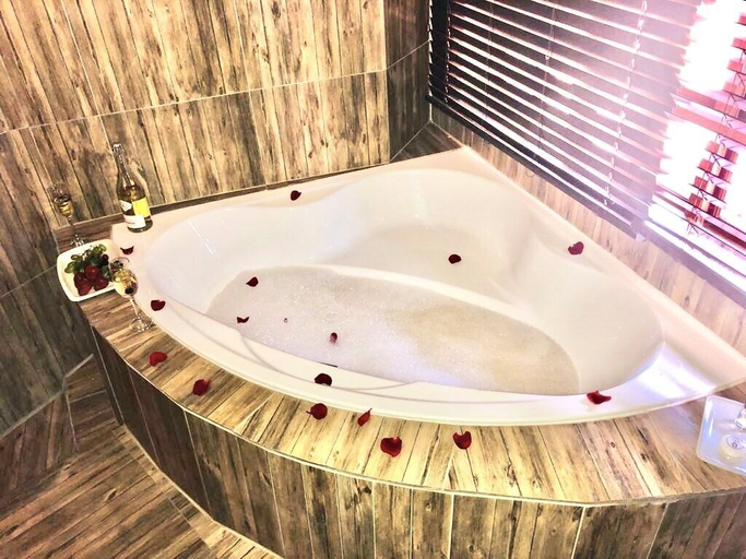 Bathroom, The Catwalk Lodge, City of Tshwane