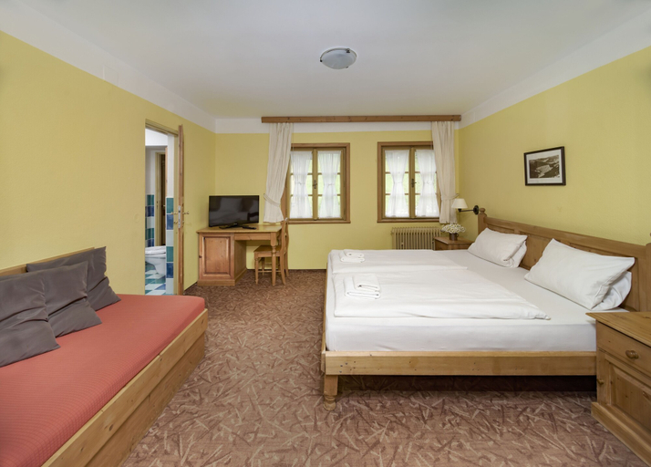 Bedroom 2, Alpský hotel, Trutnov