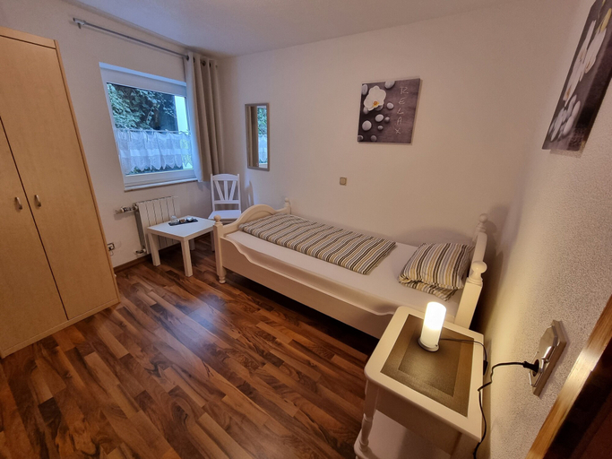 Bedroom 3, Hotel Ursula Garni, Bernkastel-Wittlich