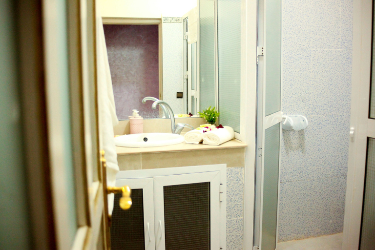 Bathroom 5, Riad Nasma Souihla, Marrakech