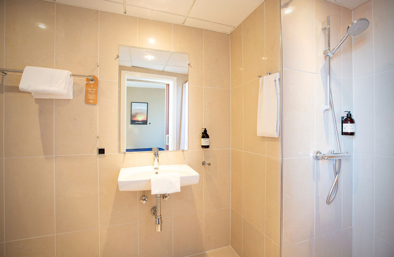 Bathroom 4, Hotel Britannia, Esbjerg