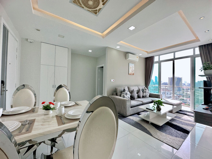 Dining Room 16