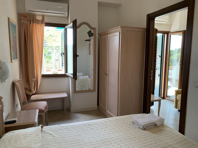 Bedroom 4, Luna e Stelle B&B, Cosenza