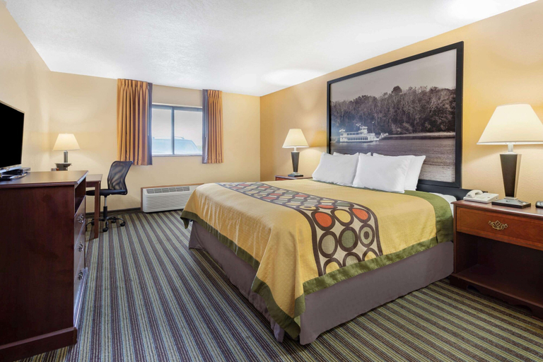 Bedroom 3, Super 8 by Wyndham Iowa Falls, Hardin